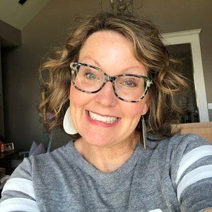 Meet your Posher, Mandy